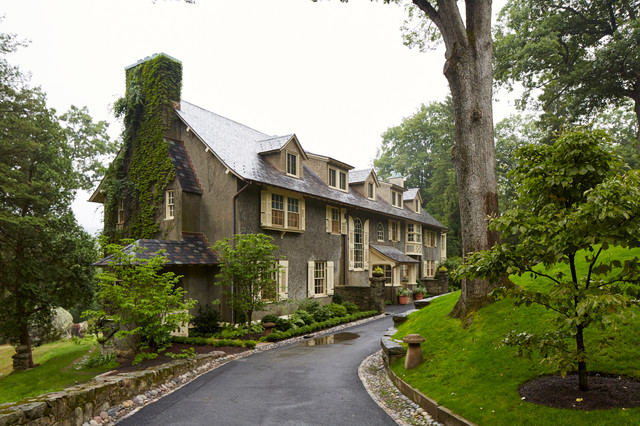 Split Rock Manor traditional