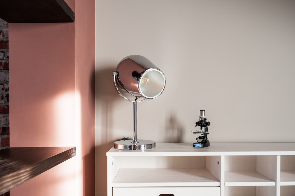 Загородный дом с розовой столовой