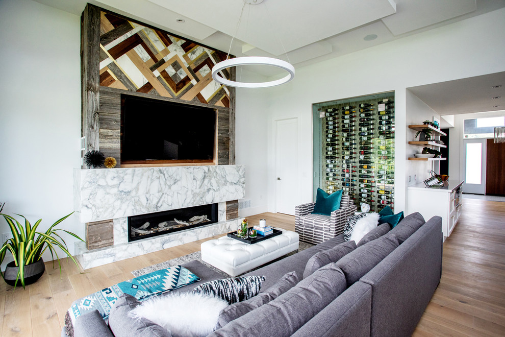 Inspiration for a contemporary family room in Toronto.