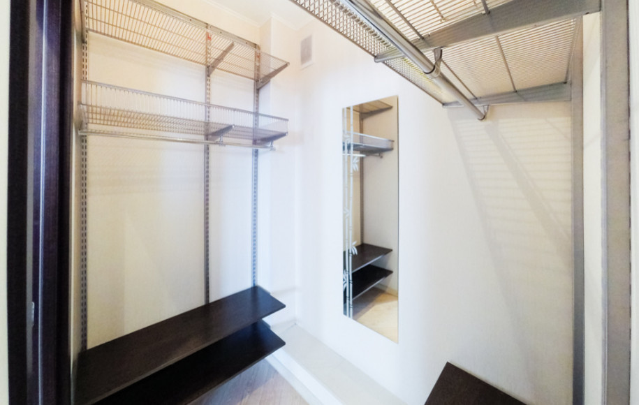 Гардеробная - умный дом