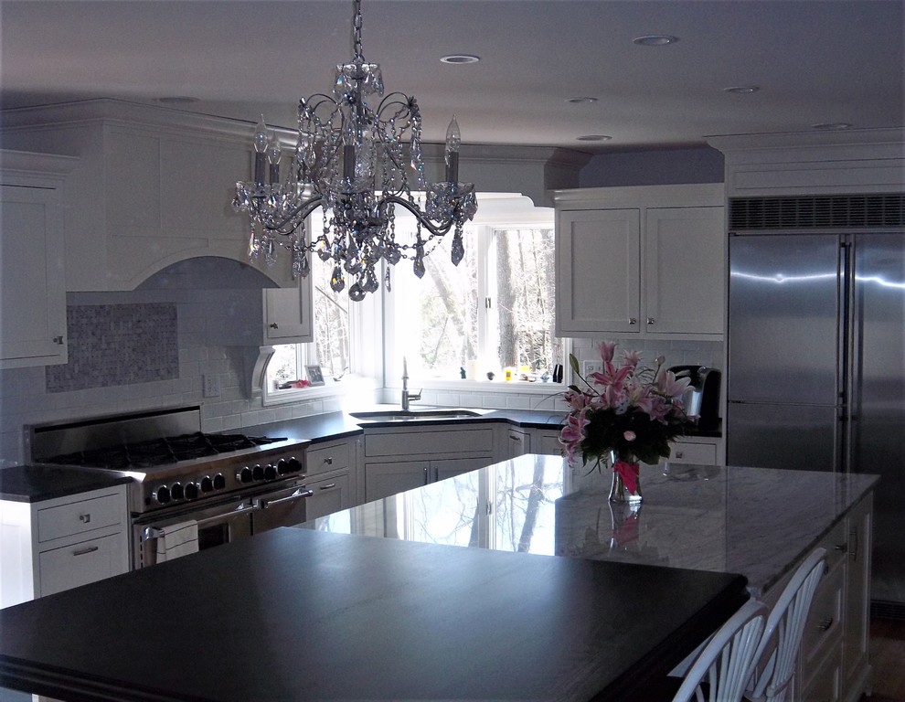 Inspiration for a transitional kitchen remodel in New York