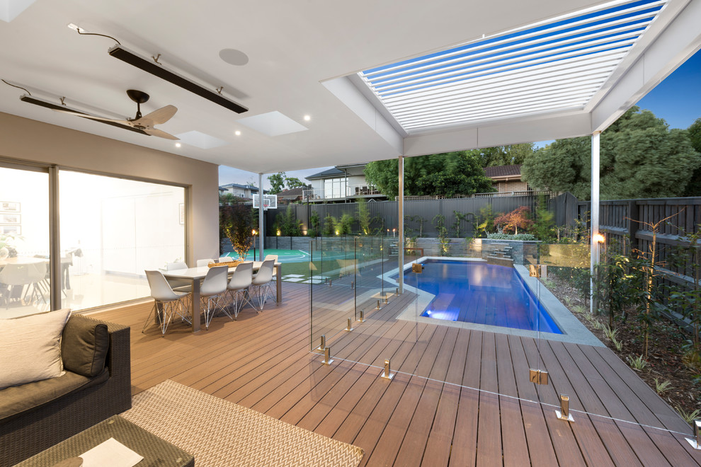 Photo of a contemporary deck in Melbourne.