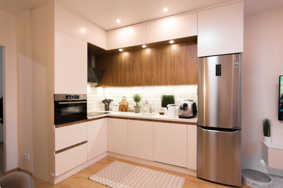 СВЕТЛАЯ КУХНЯ В СОВРЕМЕННОМ СТИЛЕ