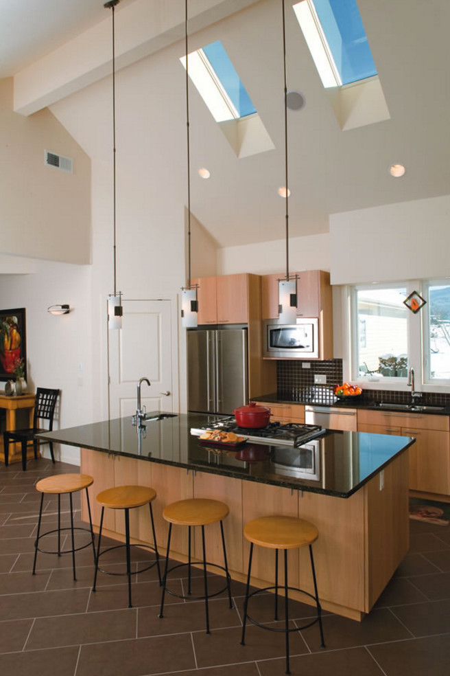 Transitional kitchen photo in Boise