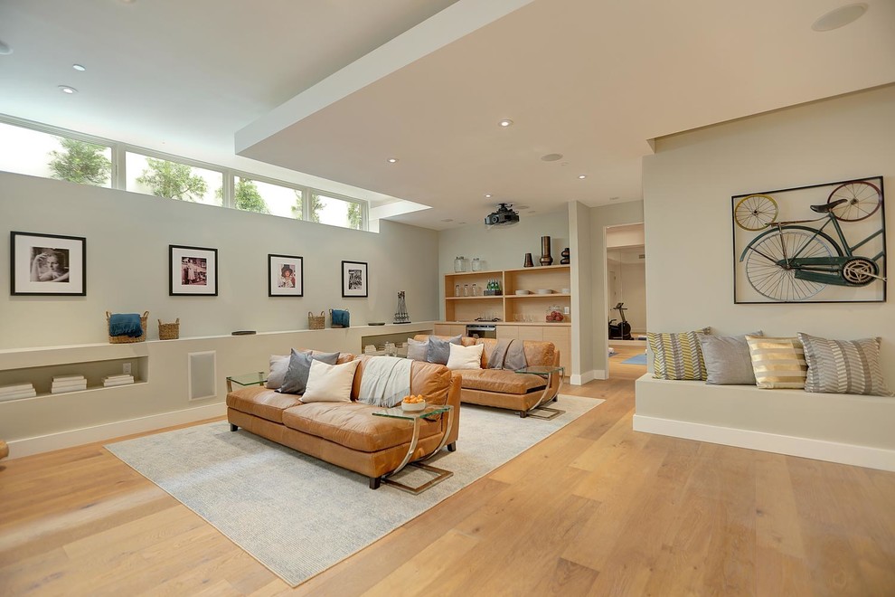 Example of a minimalist home design design in Los Angeles