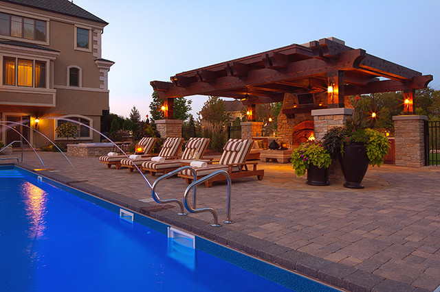 Pools transitional-swimming-pool-and-hot-tub