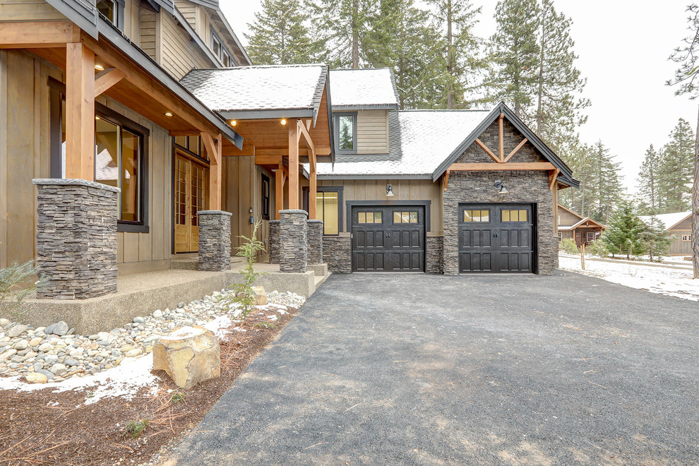 Inspiration for a rustic home design remodel in Seattle