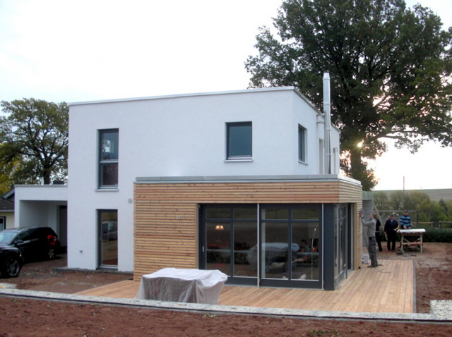 Haus Mit Holzanbau Sovremennyj Fasad Doma Kyoln Ot