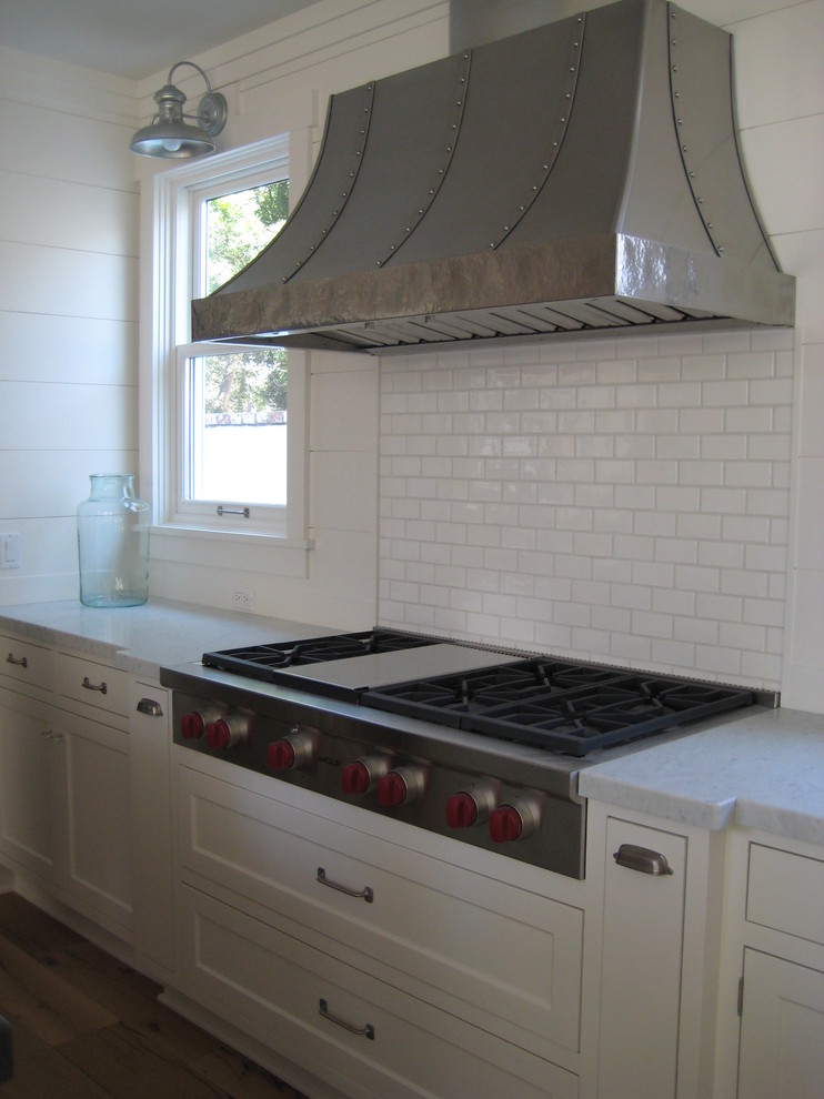 Transitional kitchen photo in Orange County