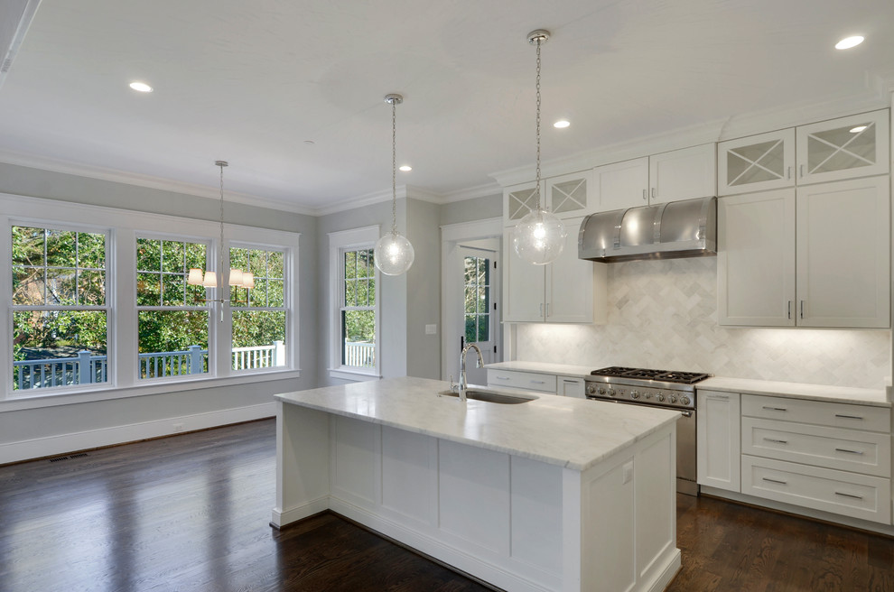 Example of a transitional kitchen design in DC Metro