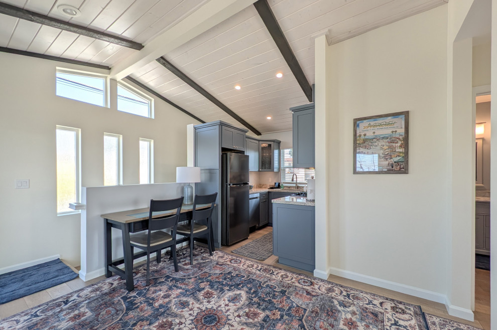 ADU 630 S.F. (above Garage) in Pacific Beach