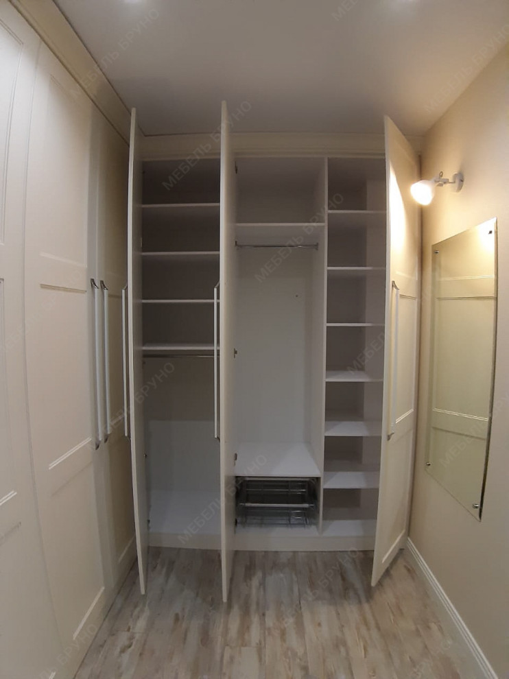 Встроенный шкаф в гардеробную