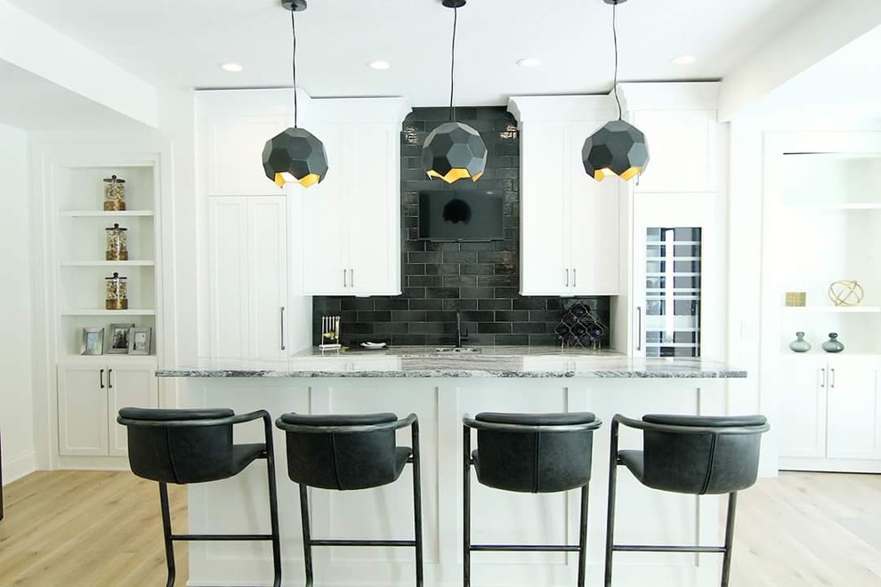 Kitchen - transitional kitchen idea