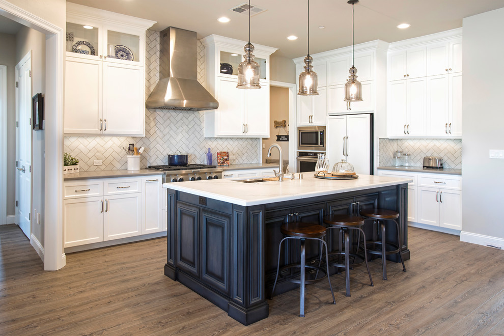 Inspiration for a large transitional kitchen remodel