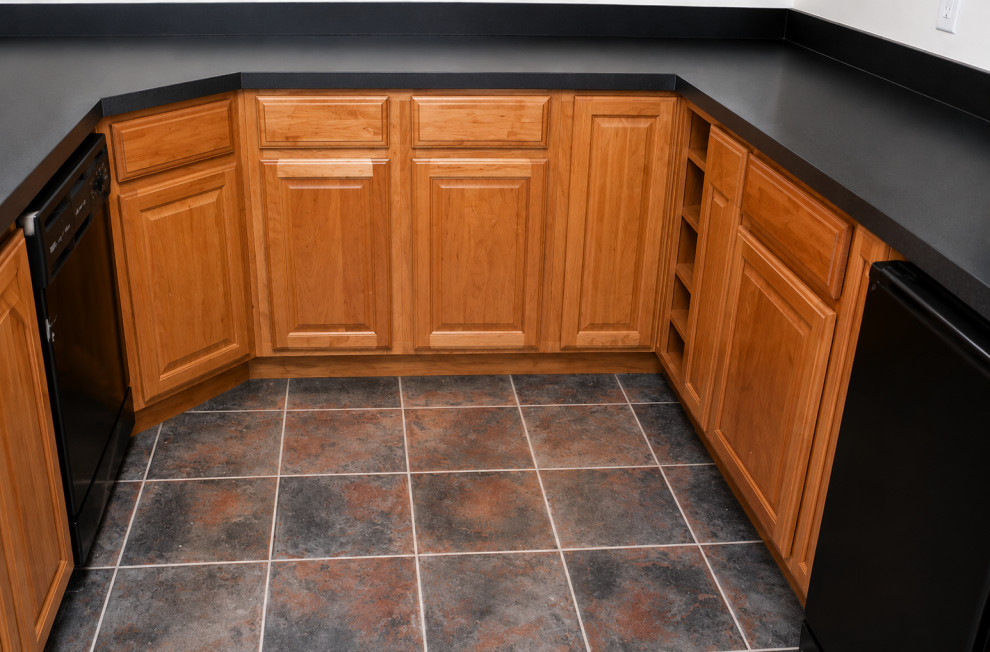 Ann Arbor - Finished Basement, Bar, Bathroom, Stone Fireplace & Custom Dry Sauna