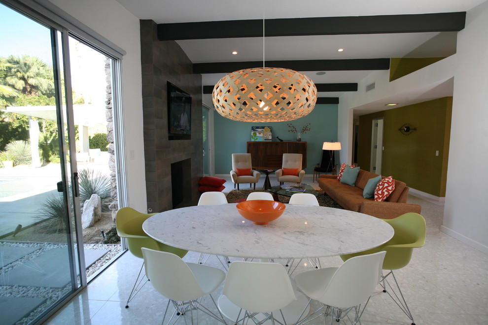 Inspiration for a modern dining room in Orange County.