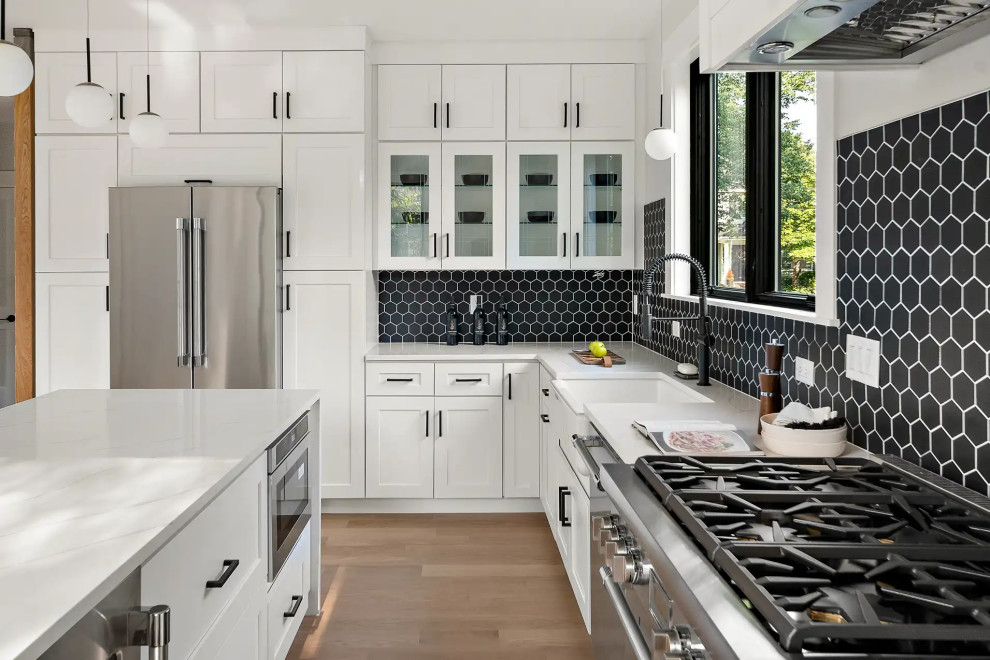Kitchen - kitchen idea in Boston