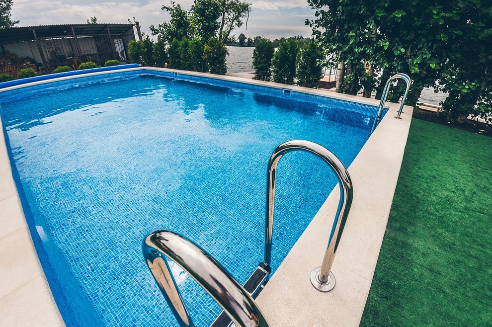 Бассейн на береги р. Волга