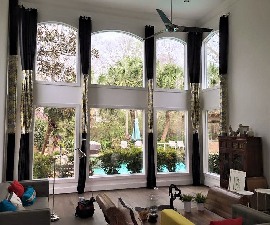 Transitional home design photo in Houston