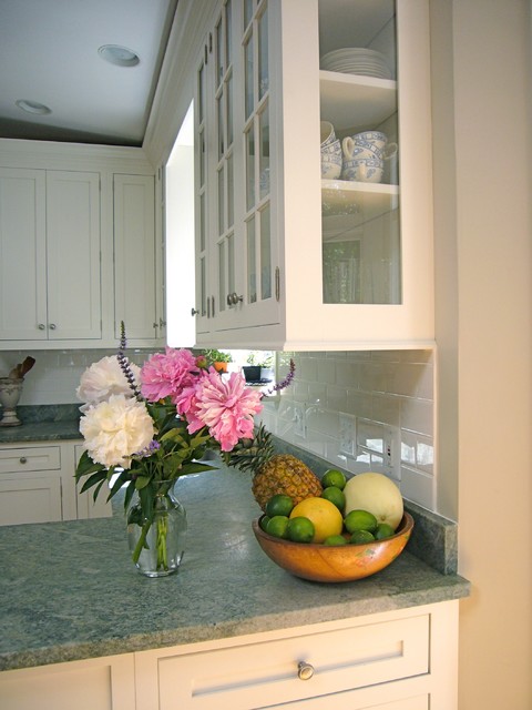 White Kitchen traditional-kitchen