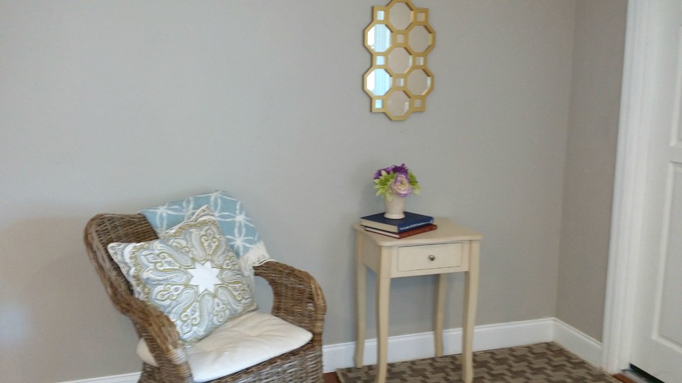 Inspiration for a transitional home design remodel in Miami