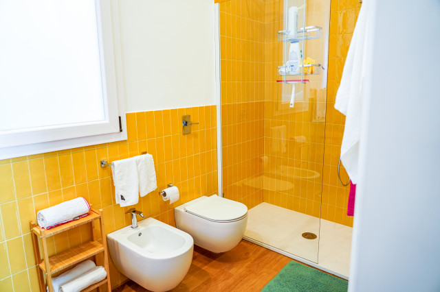 Casa GC contemporary-bathroom