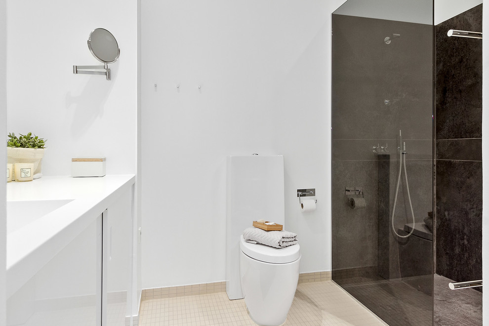 This is an example of a modern bathroom in Copenhagen.