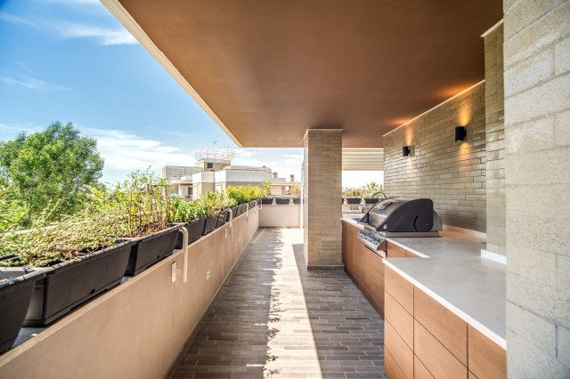 RIVARONE contemporary