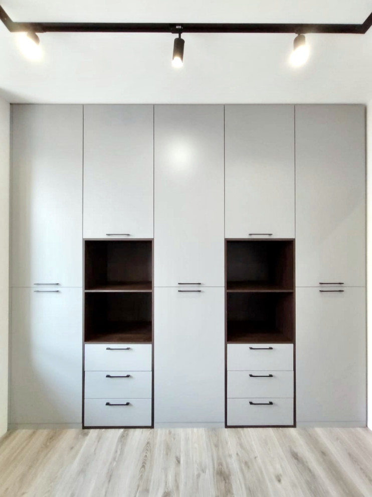 Шкаф и рабочая зона в подростковую.