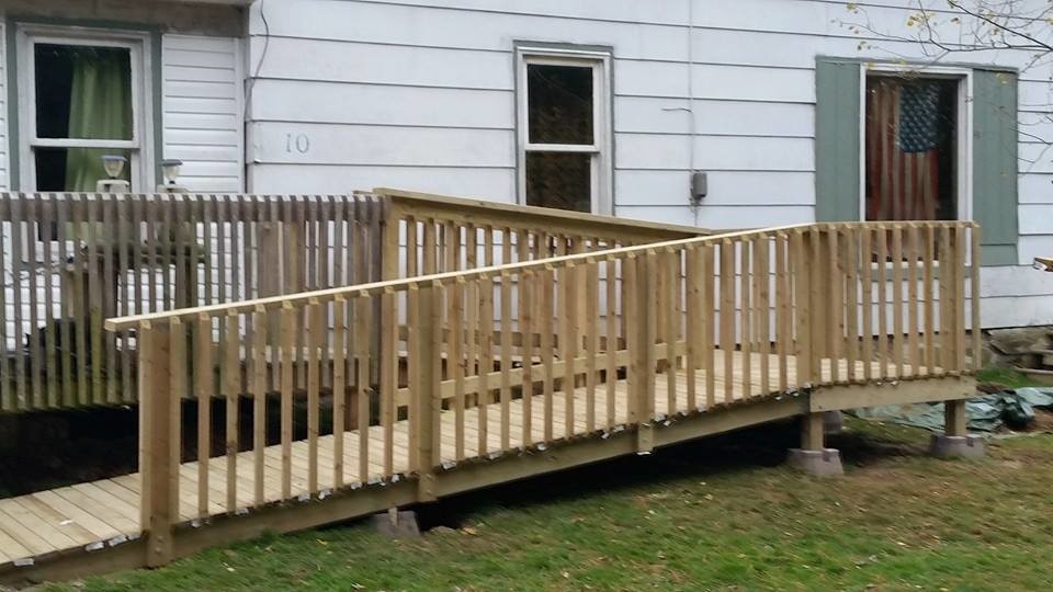 Example of a mid-sized backyard deck design