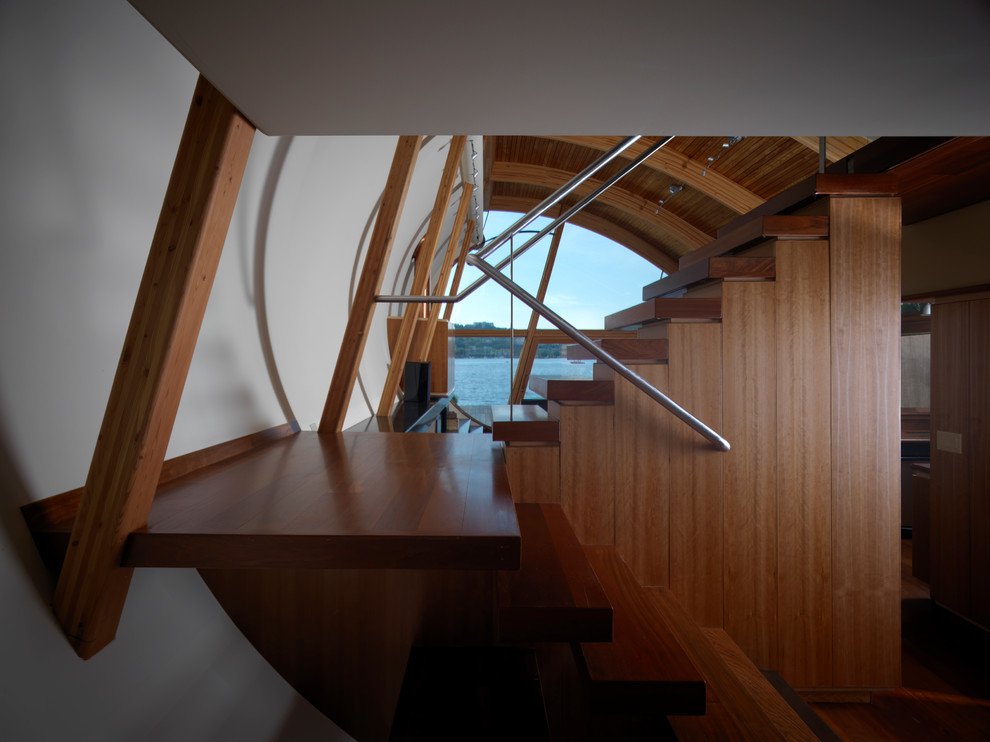Design ideas for a modern staircase in Portland.