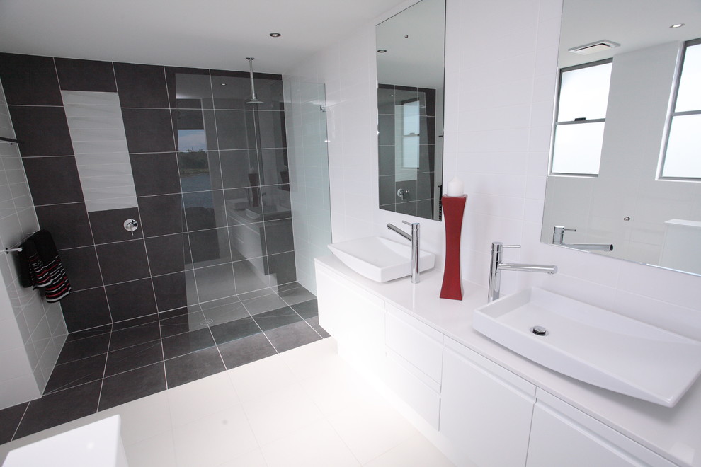 Design ideas for a large contemporary bathroom in Sunshine Coast.