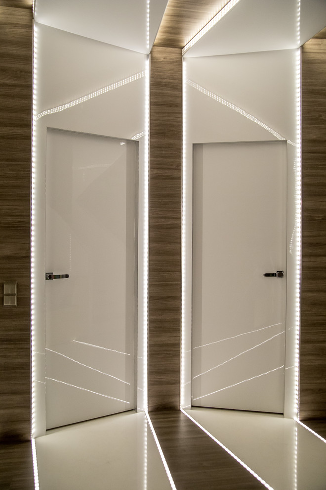 В ЛУЧАХ СВЕТА