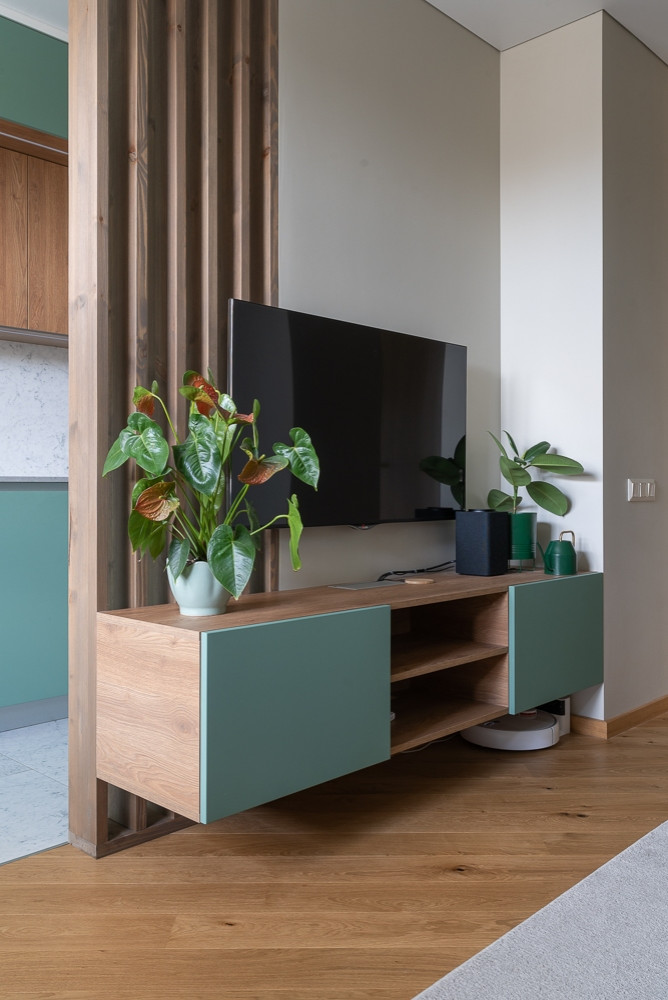 Кухонный гарнитур с фасадами в потолок от INTERIERNO