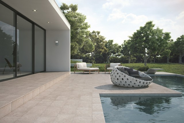 Carrelage ext&eacute;rieur & piscine mediterranean-courtyard