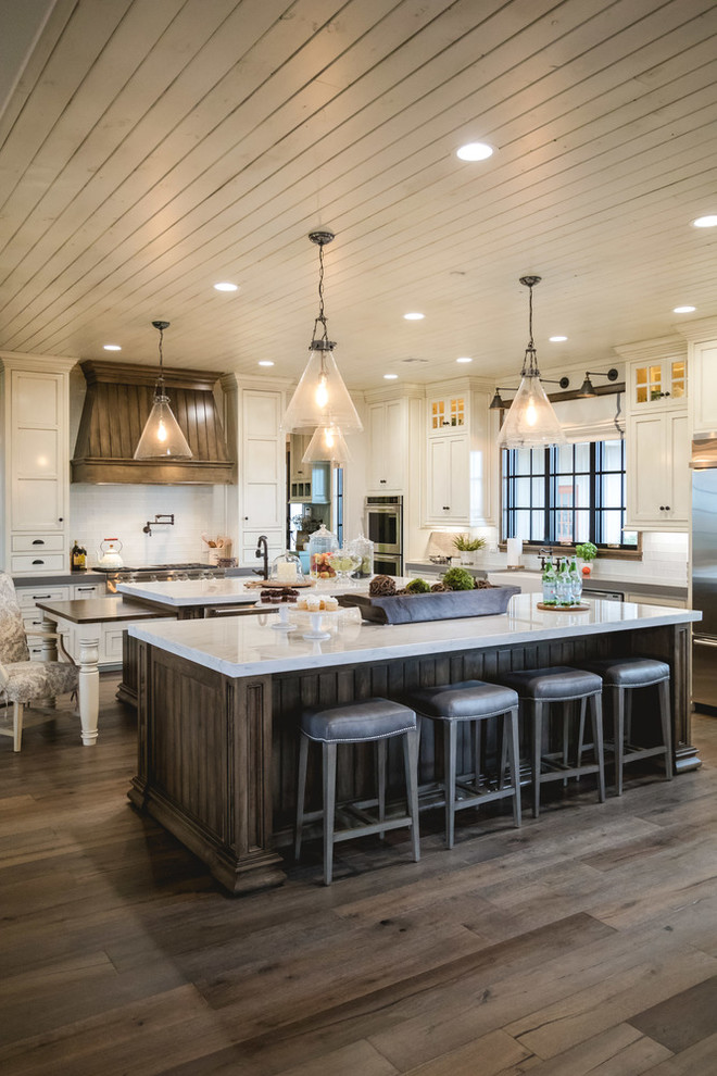 Example of a country kitchen design in Oklahoma City