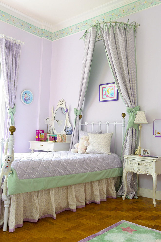Design ideas for a traditional kids' room for girls in Singapore.