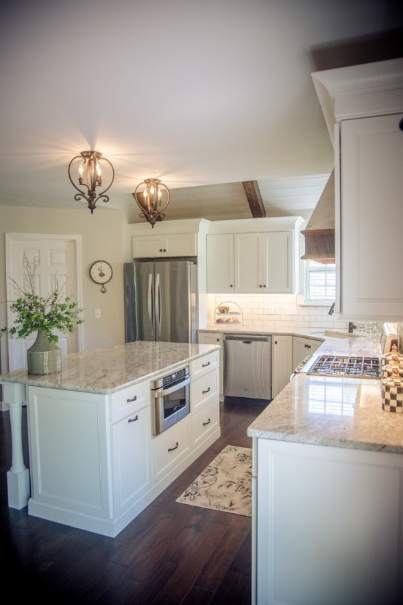 Example of a cottage kitchen design in St Louis