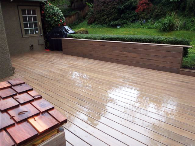 Marek's TimberTech Deck moderno-terraza-y-balcon