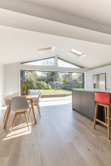 Light Room contemporary-kitchen