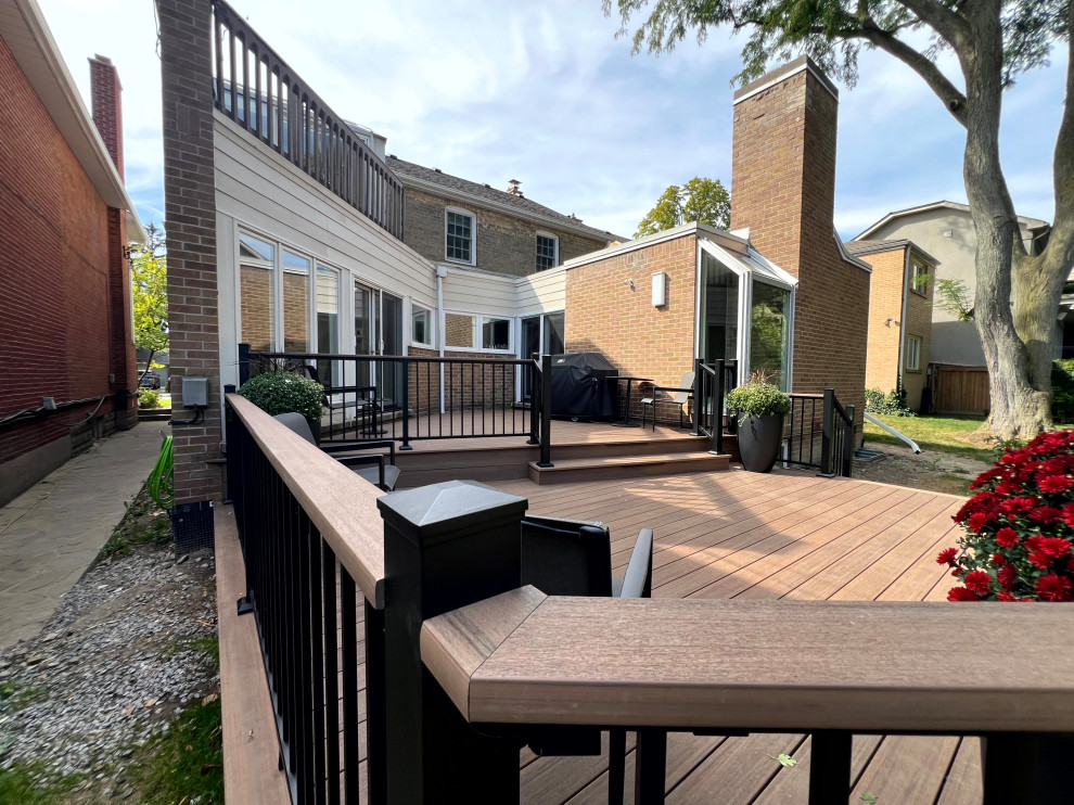 Example of a minimalist deck design in Toronto