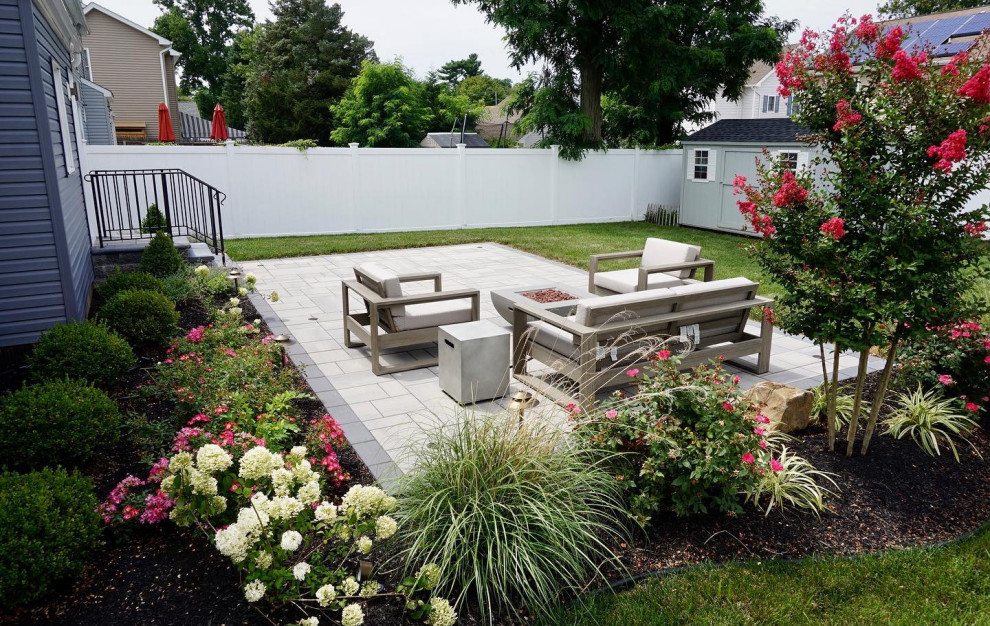 Spring Lake Heights, NJ: Minimalistic Outdoor Living with Freeform Plantings