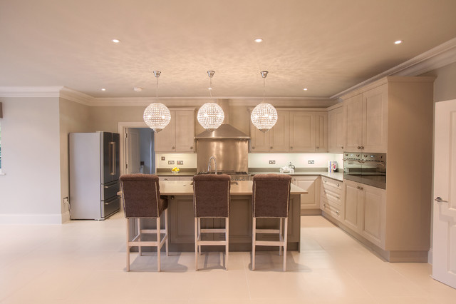 New build house Sunningdale, Berkshire traditional-kitchen