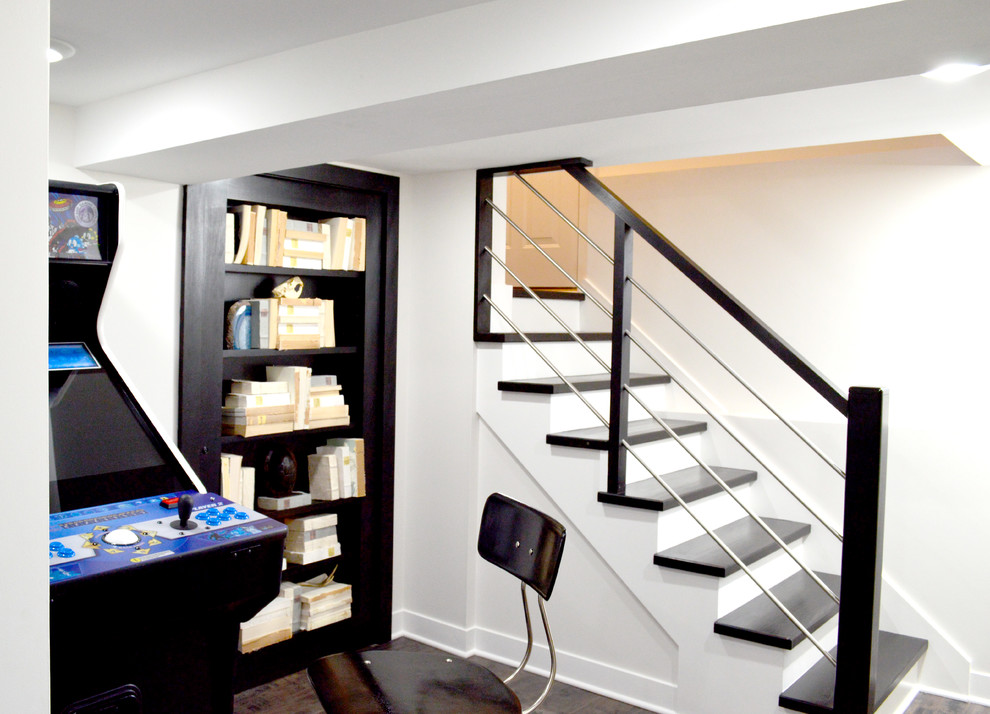 Inspiration for an industrial basement remodel in Chicago