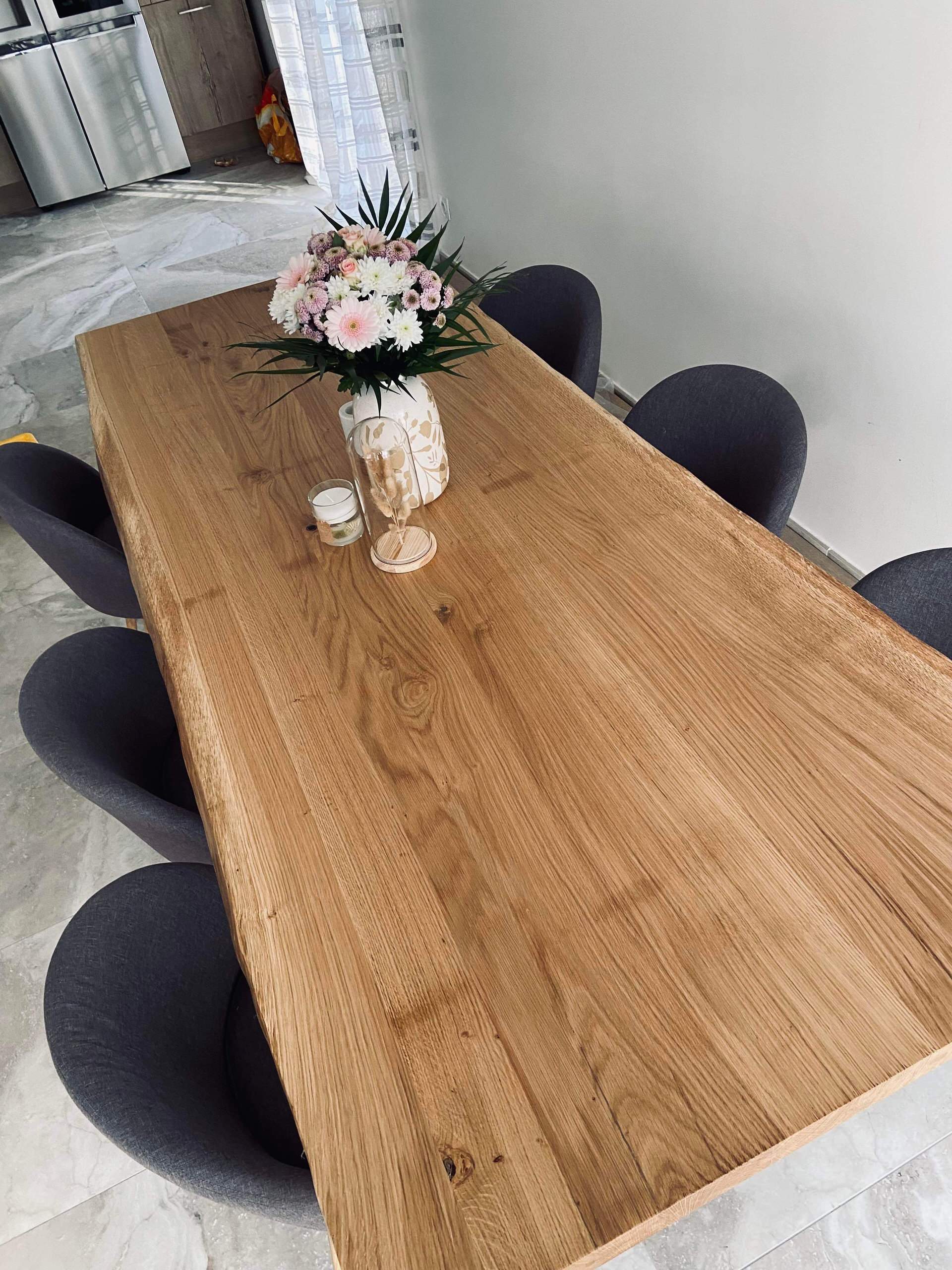 Créations de tables en chêne sur-mesure