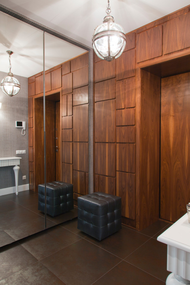 СОВРЕМЕННЫЙ ИНТЕРЬЕР С АНТИКВАРНЫМ КОМОДОМ