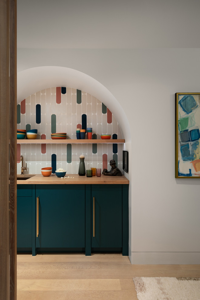 Inspiration for a contemporary home bar remodel in San Francisco
