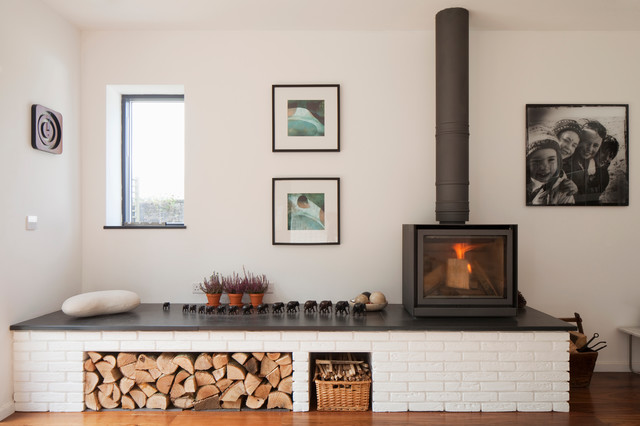 Browse 230 photos of Woodburning Stove. Find ideas and inspiration for Woodburning Stove to add to your own home.