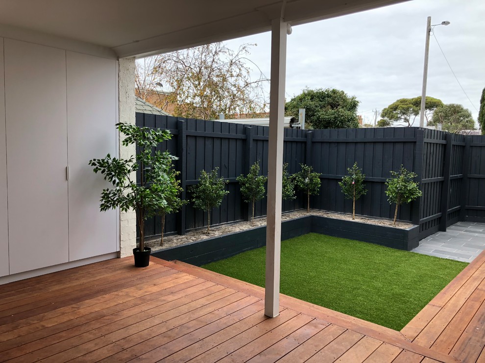 Photo of a modern deck in Melbourne.