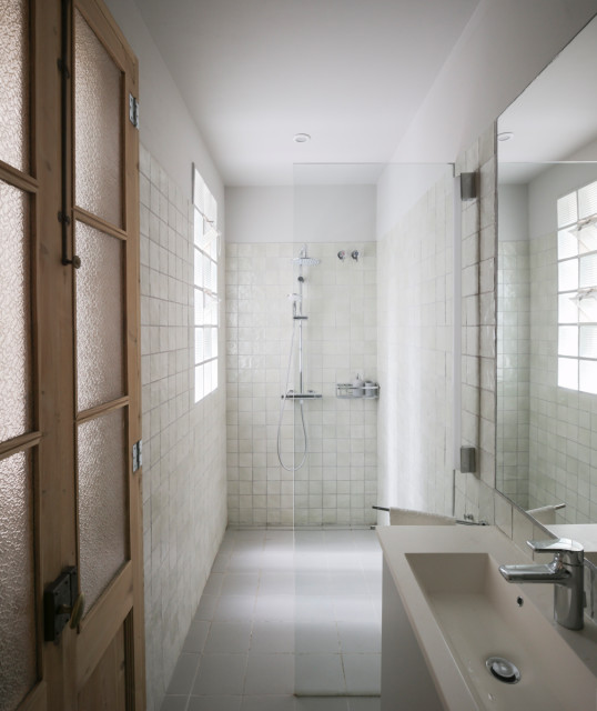 LAB | Ba&ntilde;os transitional-bathroom